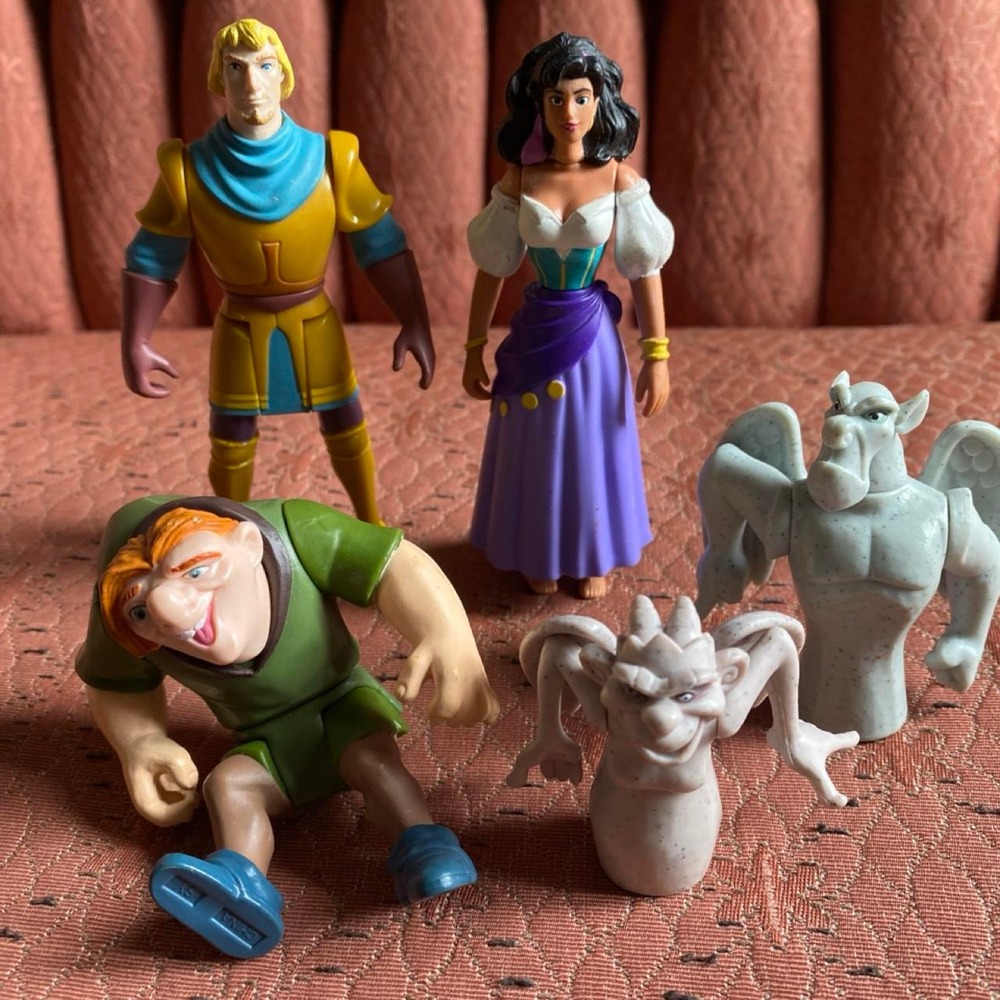 Disney The Hunchback of Notre Dame Action Figure 5 s1